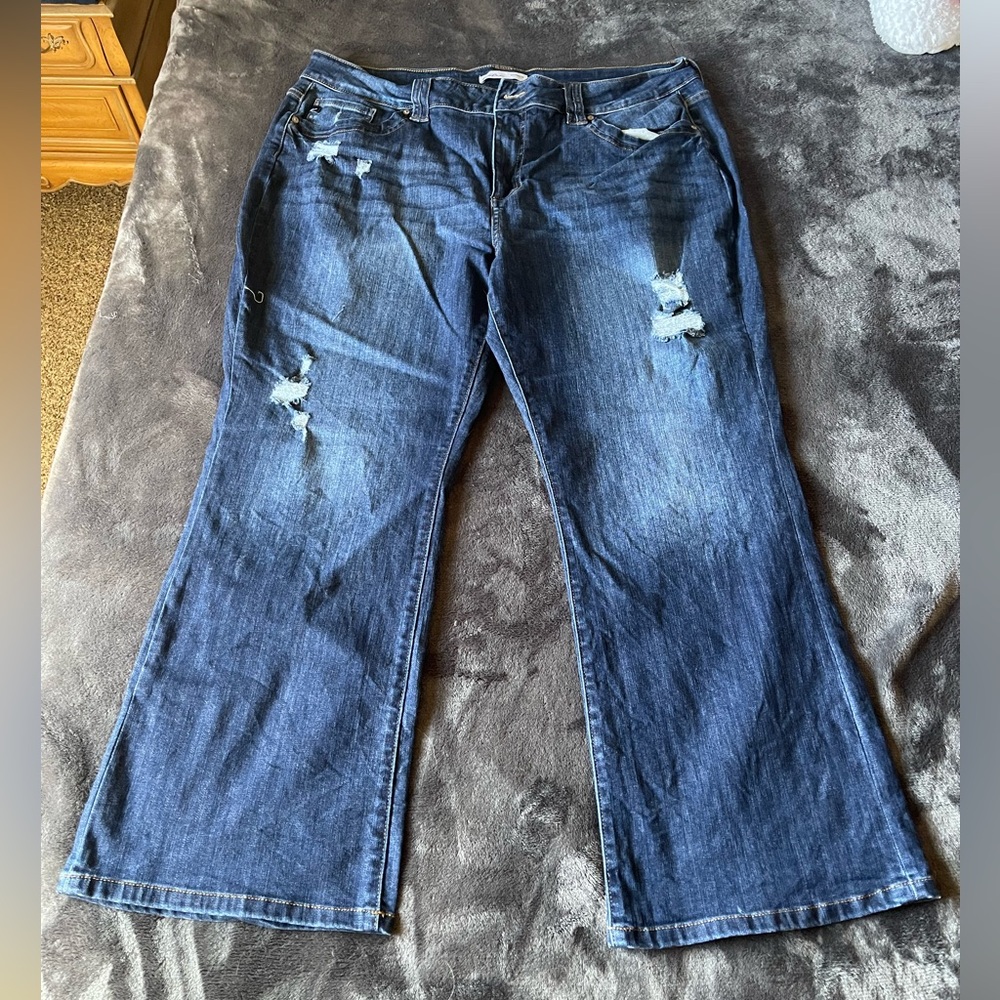 KanCan women’s jeans. Size 24. Flare. High rise.